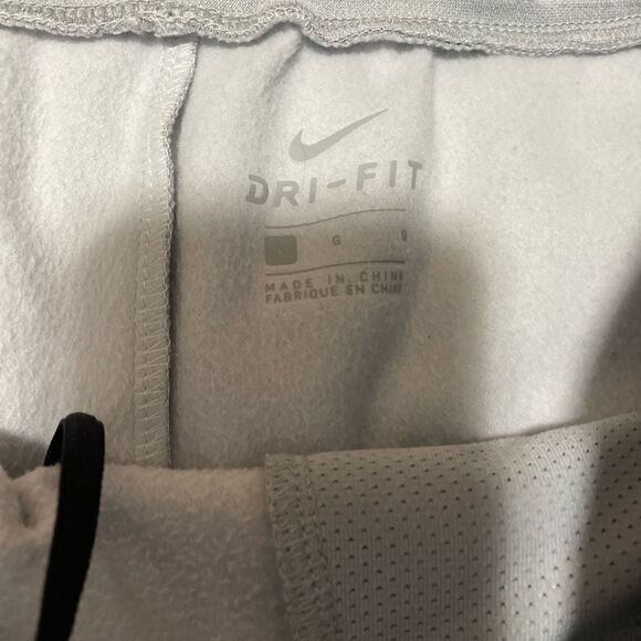 Nike 841811-012 Therma Fit Dri-Fit Hangtime Red Swoosh Athletic Shorts Men's Lg - Picture 3 of 6